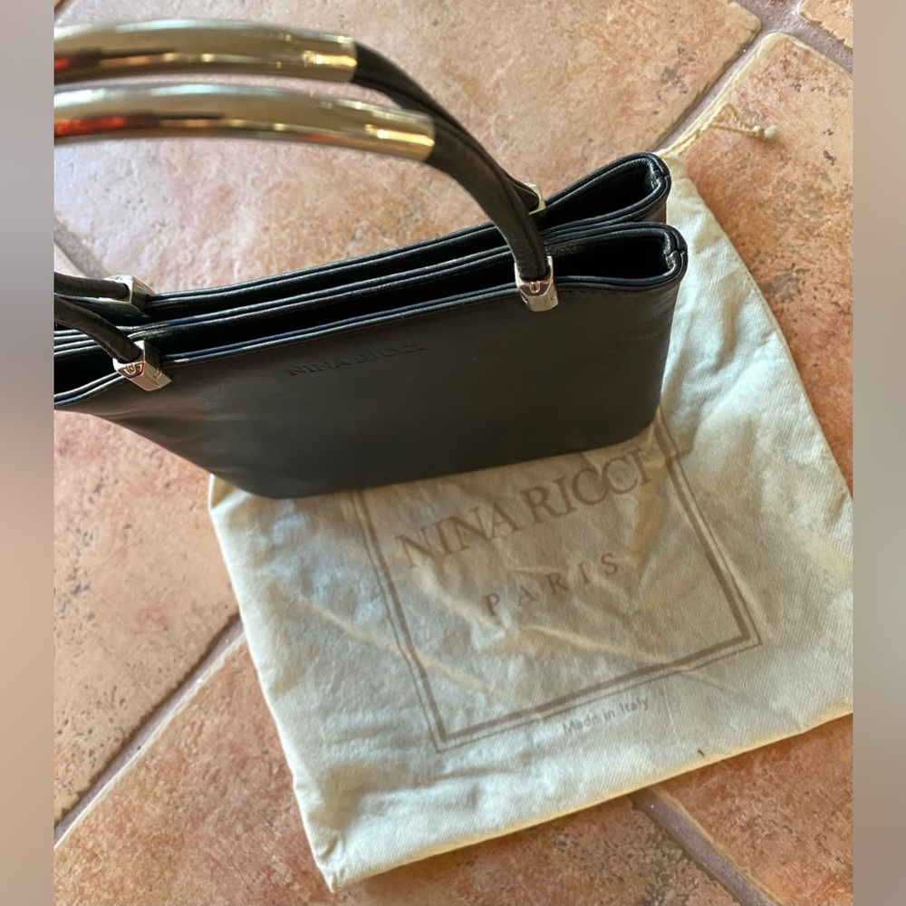 Nina Ricci Leather handbag Vintage Made in Italy Black with silver tone handles